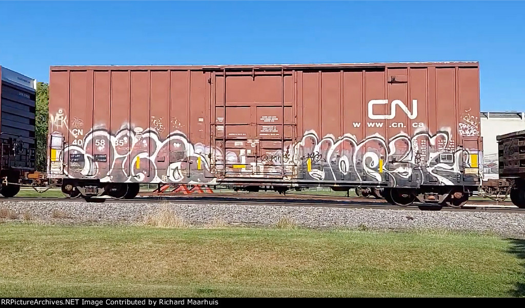 CN 405835